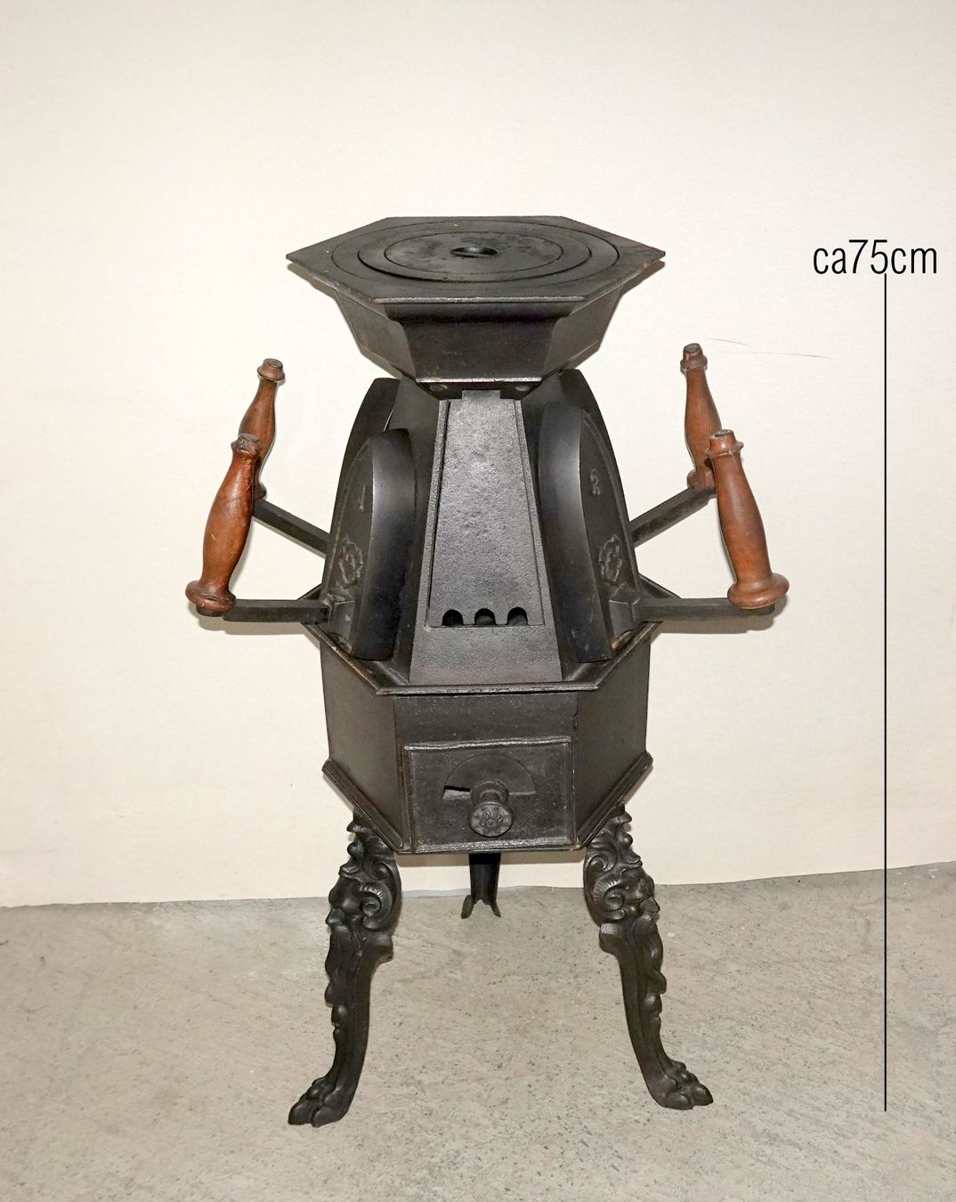 Altri mobili d'antiquariato: Antiker Bügeleisen-Ofen – Usato da Brunnen venduto da brocundfloh 4