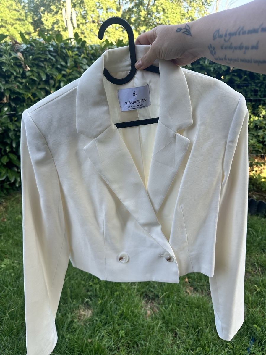 Stradivarius Giacche: Blazer court Stradivarius taille M neuf – Nuovo e nell'imballaggio originale da Plan-les-Ouates venduto da aur_z5pj 1