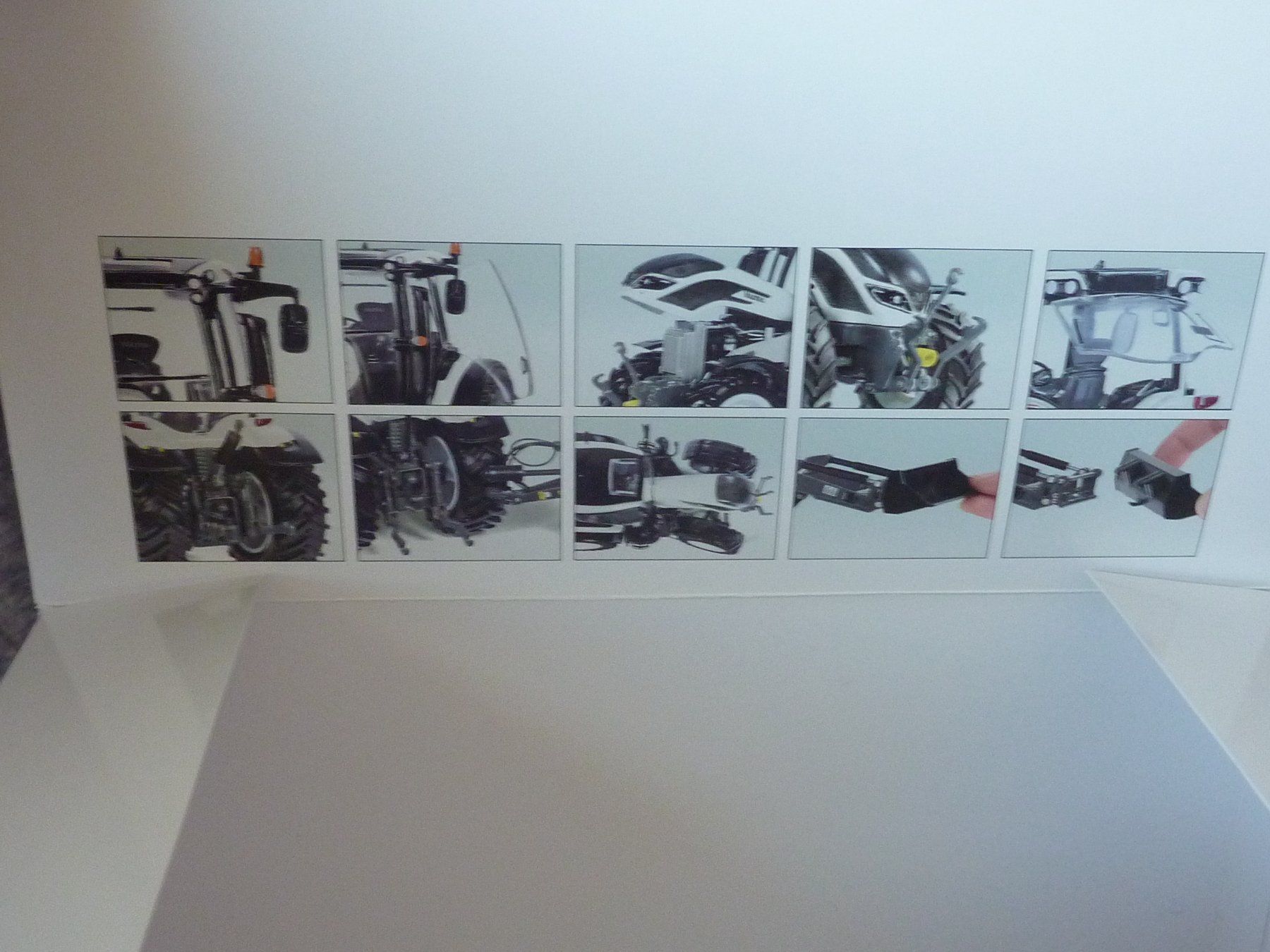 Wiking Kit di modellismo & Modellini statici: Valtra T174 mit Frontlader 1:32 – Nuovo (secondo la descrizione) da Dürrenäsch venduto da modellautos4you 9