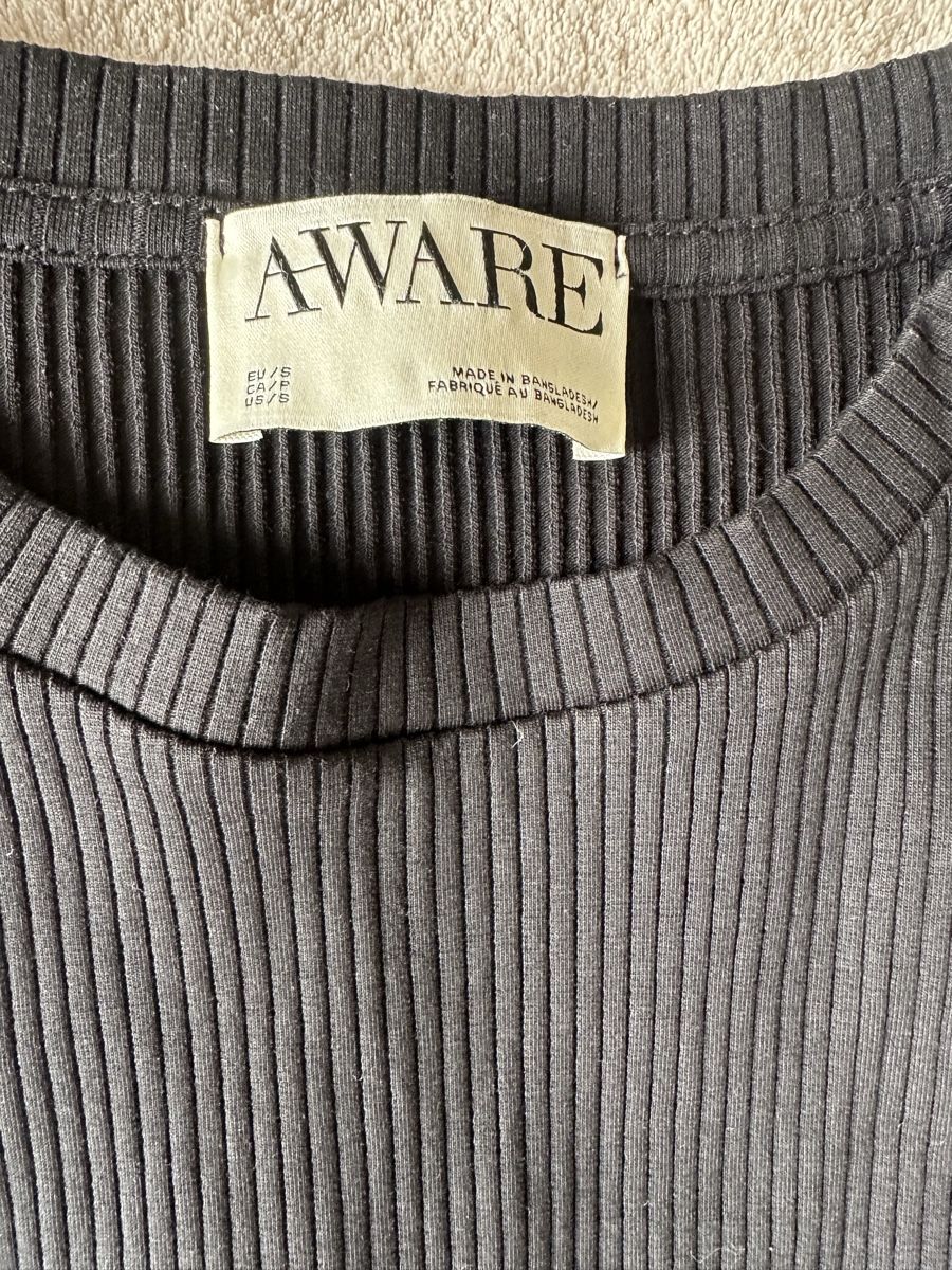 Tops: Aware Shirt – Neuf (Voir description) à Bellmund par Srisi01 1
