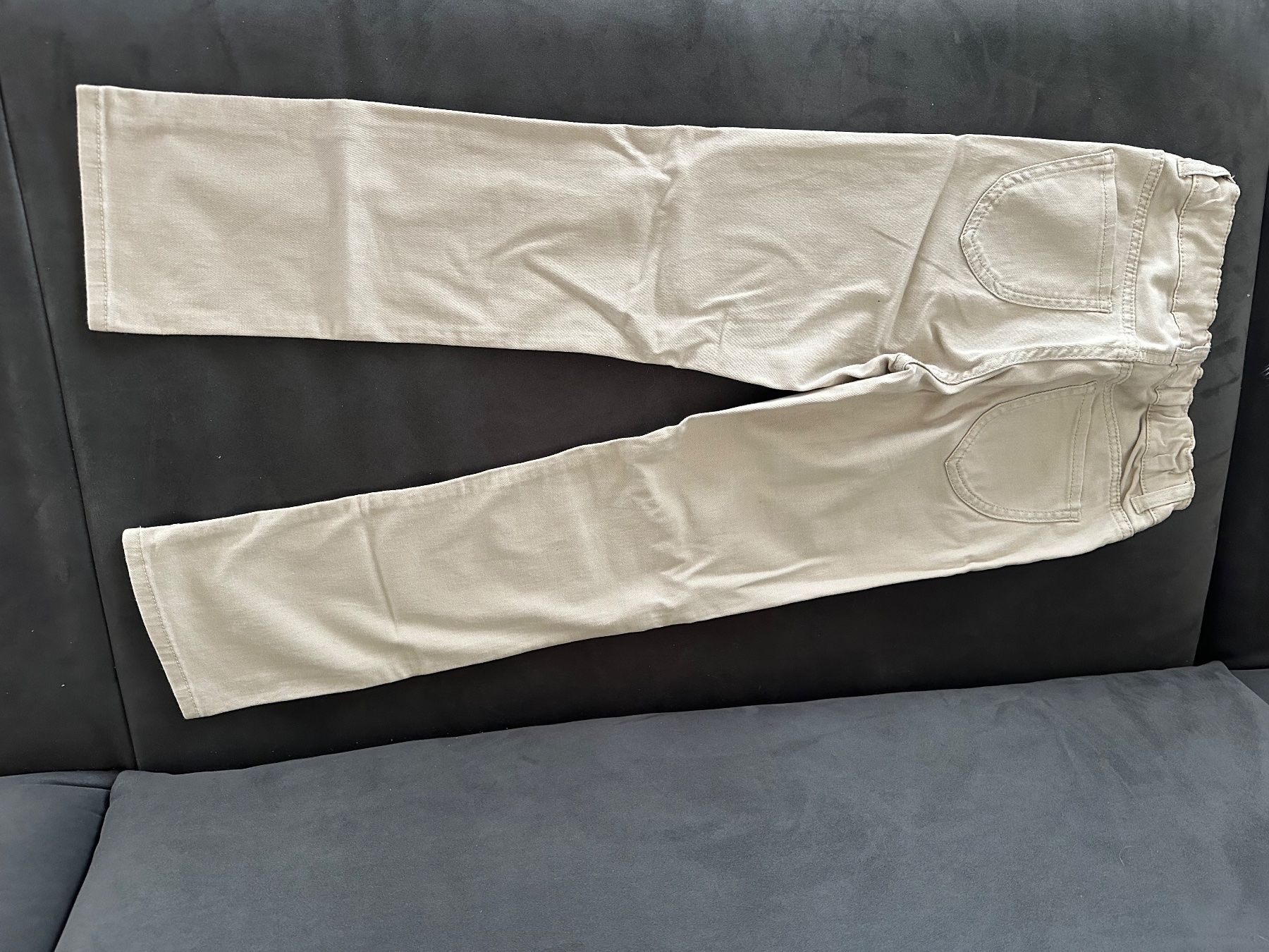 H&M Lotti & Set di vestiti: Kleiderpaket Gr. 128 Pullover und Hose neuwertig! – Usato da Häggenschwil venduto da laesskerc 5
