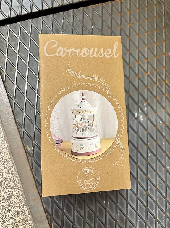 Carillon: Carrousel musical neuf – Nuovo e nell'imballaggio originale da Martigny venduto da tho_s2nk