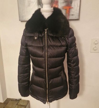 Prada Daunenjacke  mit Pelzkragen XS