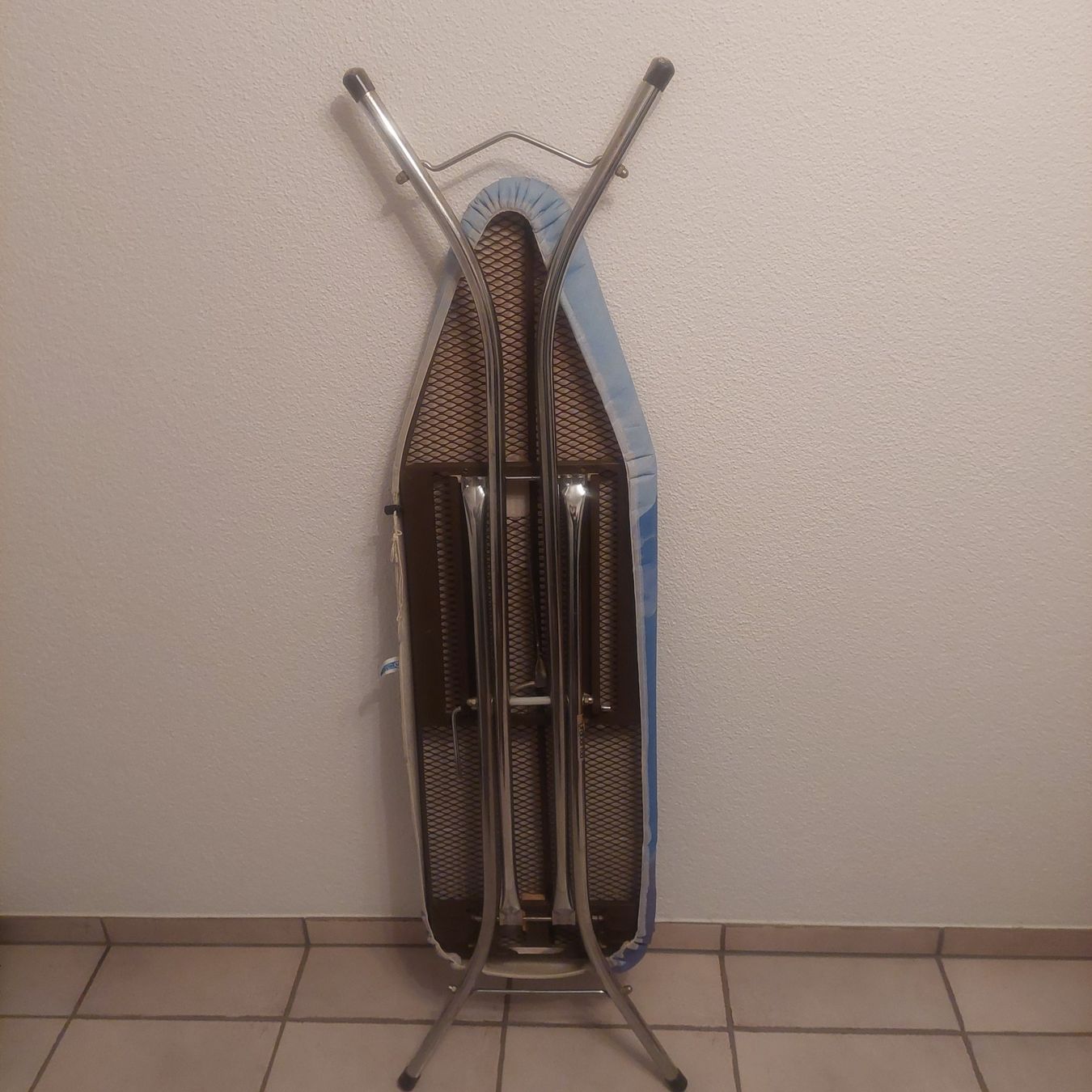 Bügelbretter: Bügeltisch – Gebraucht aus Hochdorf von daywalkerr1983 3