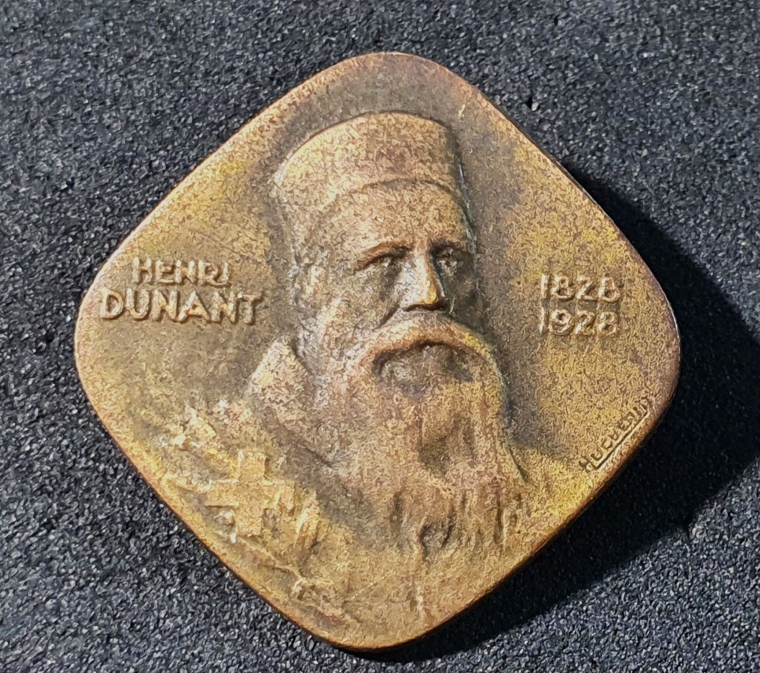 Placchette & Badge: GG051 - Alte Brosche Henry Dunant Schweizer Samariterbund – Usato da Reinach BL venduto da Boston-Verkauf