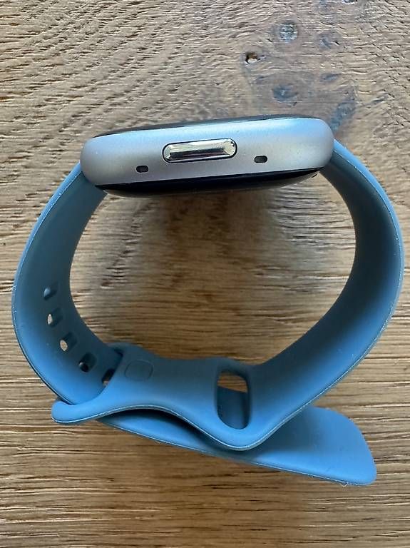 Smartwatch: Fitbit Versa 4 – Gebraucht aus Hausen am Albis von Spigy 2