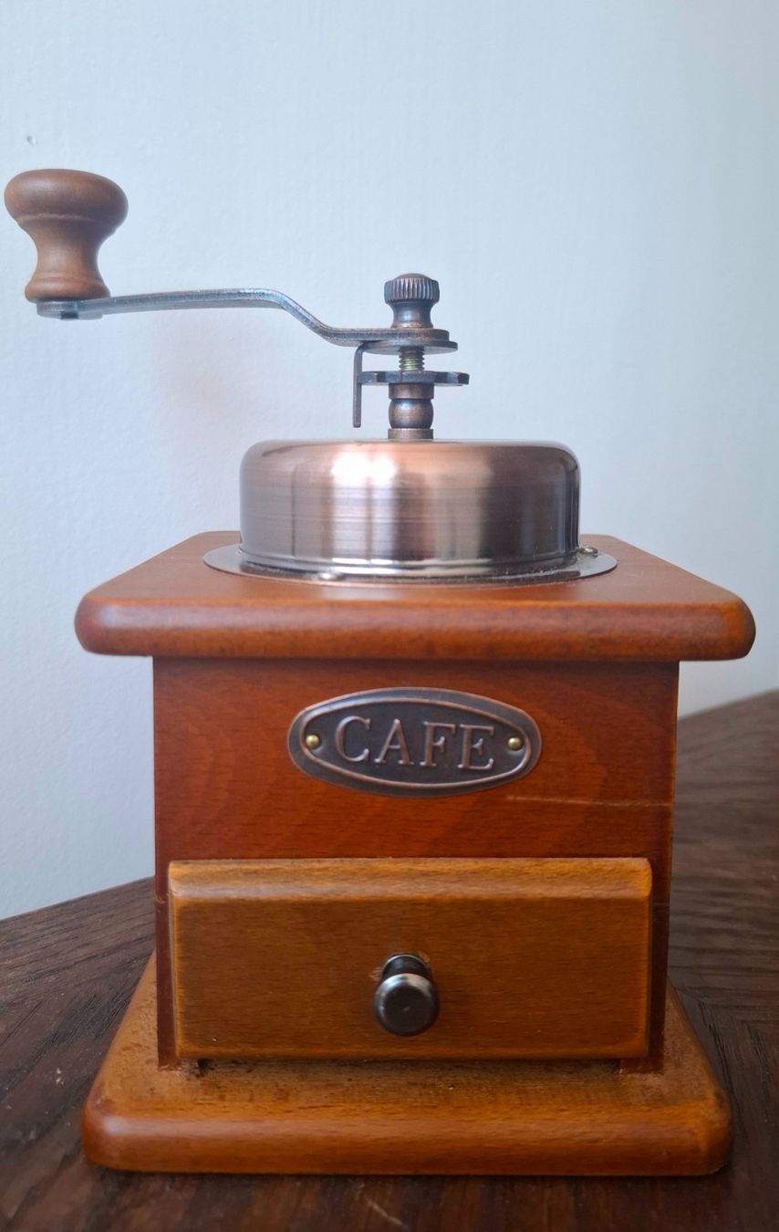 Elettrodomestici da cucina: Vintage Kaffemühle aus Holz – Usato da Bern venduto da ale_zyx2