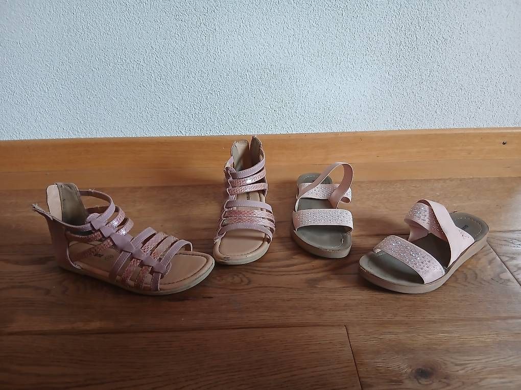 Schuhe für Mädchen: Mädchen Sandalen / Grösse 32 – Gebraucht aus Dietfurt von Many06