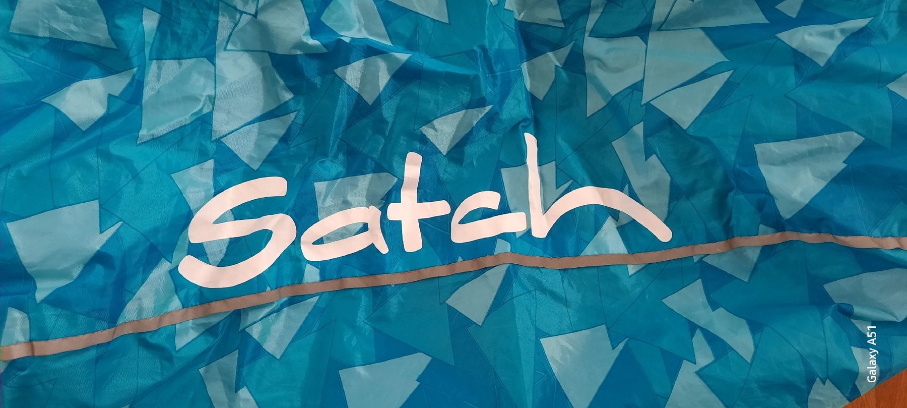 Satch Sacs & sacs à dos: Satch Regenhülle blau – D'occasion à Wädenswil par H2H_Secondhandshop 2