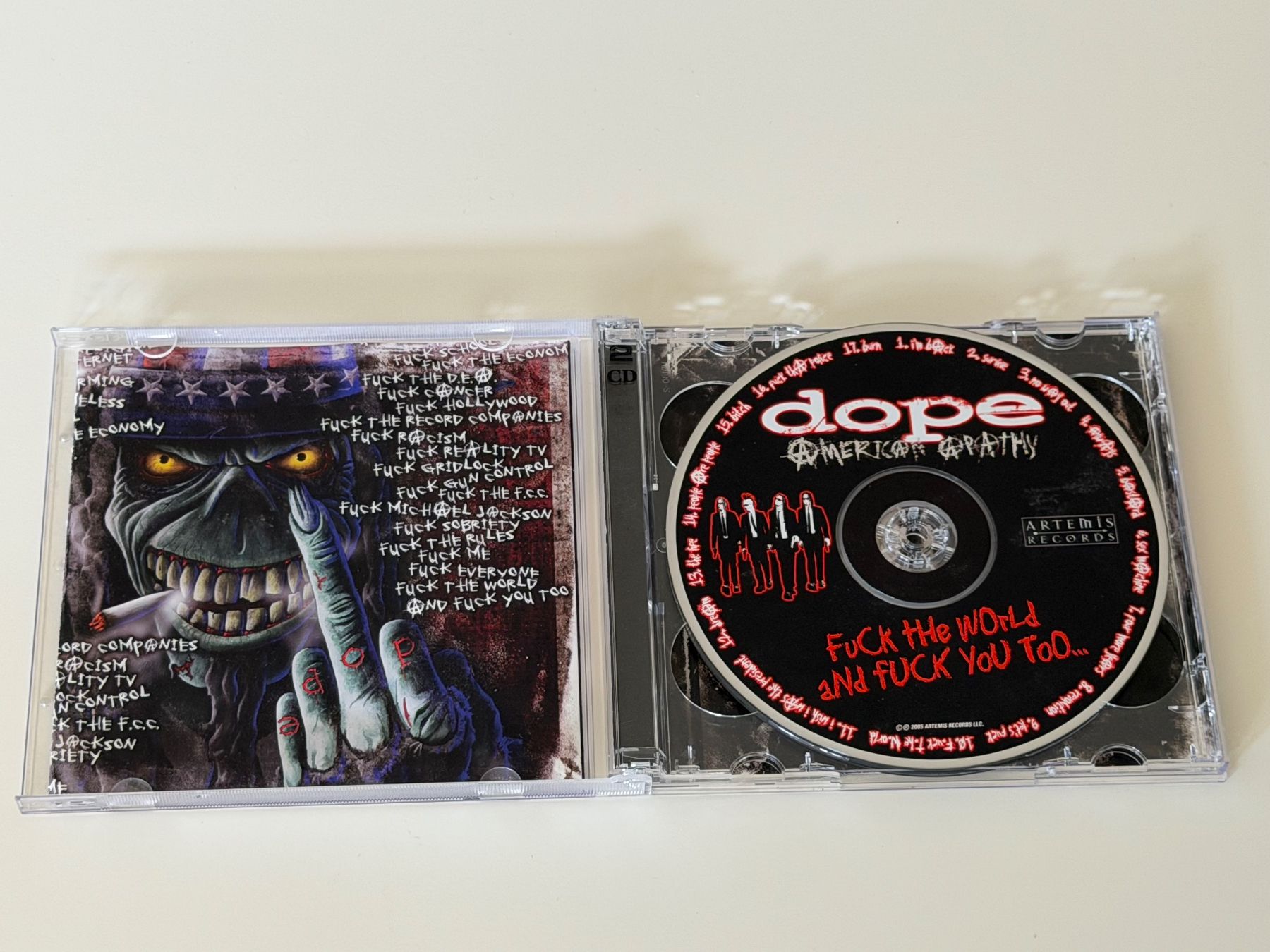 CDs: Dope - American Apathy 2 CD Limited Edition Package – Gebraucht aus Altstätten SG von sheamus 2