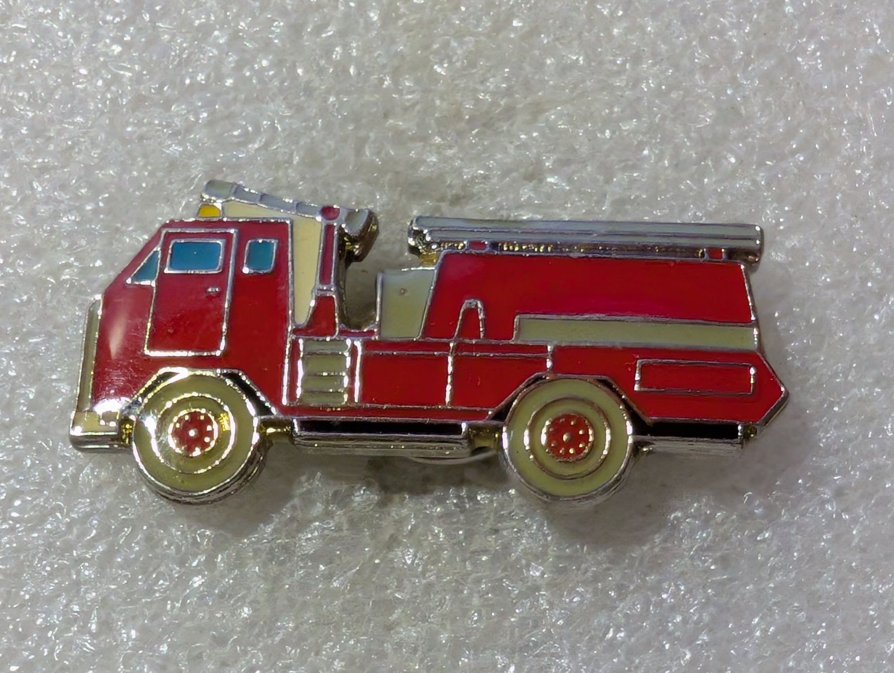 Placchette & Badge: Ansteckpin 108: Feuerwehr Auto – Usato da Oppligen venduto da Pin-Fall-Shop