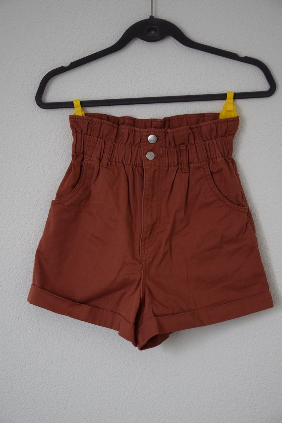 H&M Pantaloni: High Waist Shorts, Gr. 34 – Nuovo (secondo la descrizione) da Wil SG venduto da Sawil