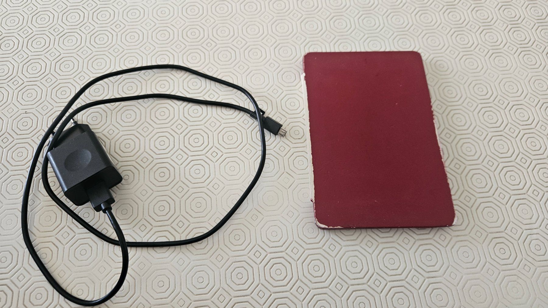 Sony Tablettes PC: E-reader rosso Sony – D'occasion à Melano par H-Sara 1