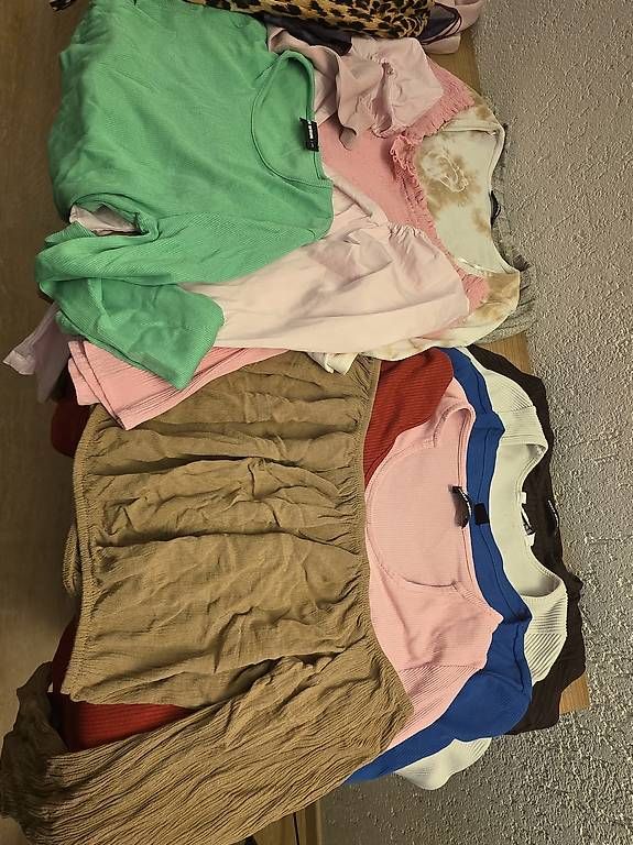 Lotti di vestiti: 14 x Oberteil,Langarm – Usato da Lengnau AG venduto da Golf_2 2