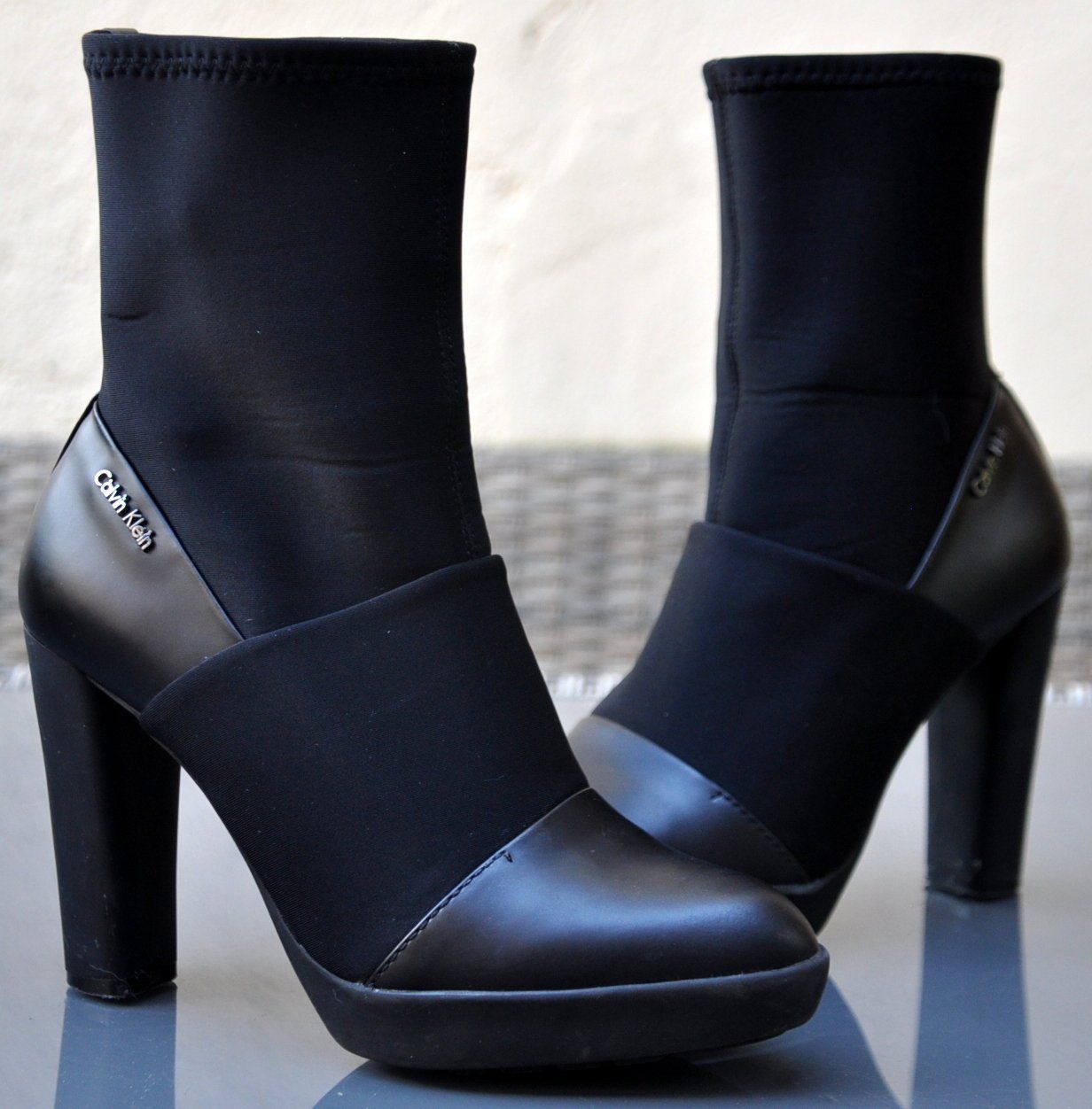 Calvin Klein Scarpe da donna: Stiefeletten Calvin Klein  .36 bottines – Usato da Collonges venduto da arashee