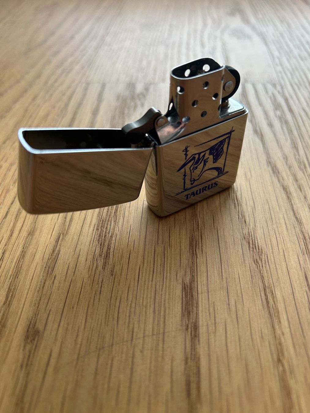 Zippo Accendini: Zippo Feuerzeug (Taurus) – Nuovo (secondo la descrizione) da Nidau venduto da kup_rl85 2
