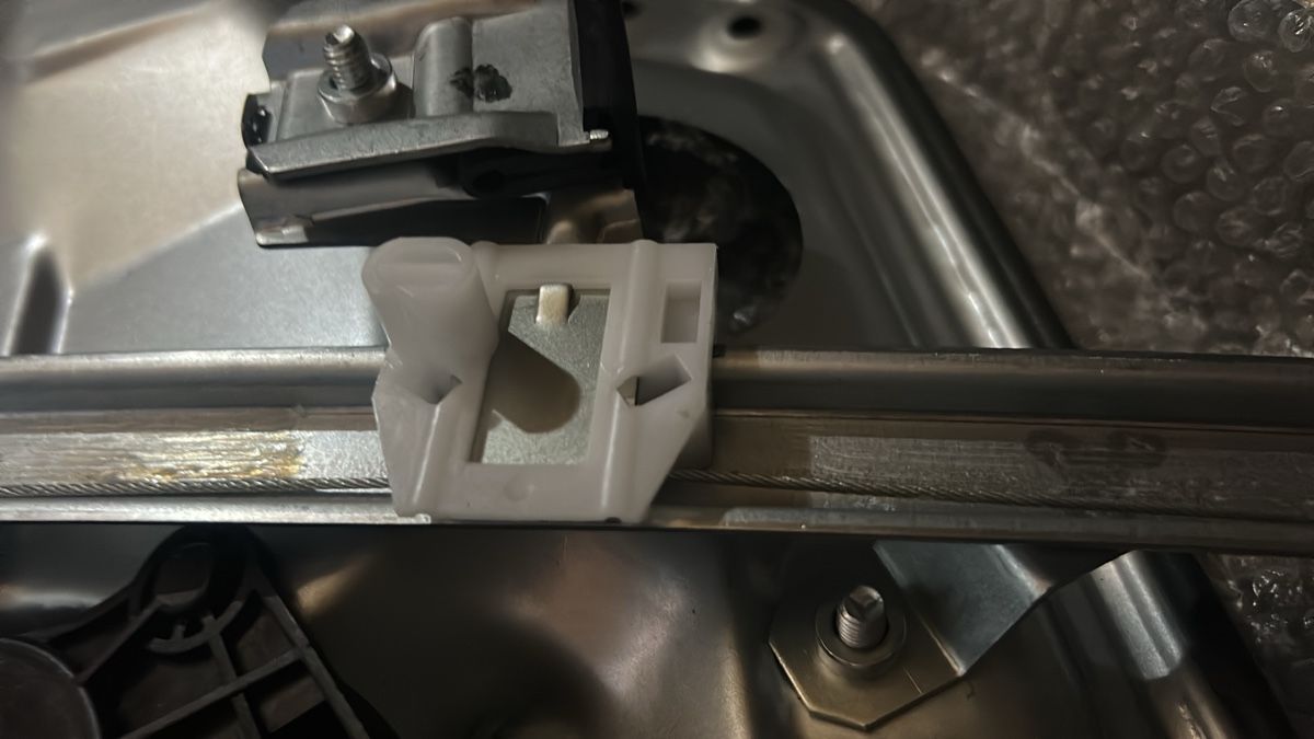 Volkswagen Alle Autoersatzteile: VW Golf 4 Fenstermechanismus – Neu (gemäss Beschreibung) aus Gampelen von ste_r6hj 3