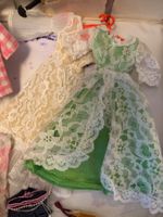 Vintage Barbie Koffer mit Puppen und Kleider, 70er!