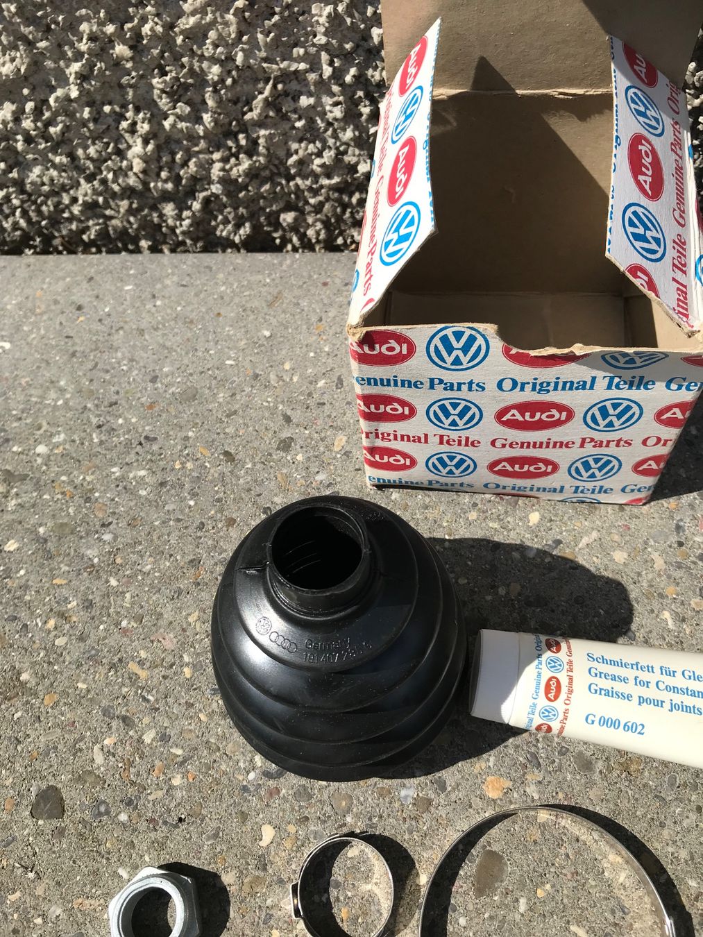 Volkswagen Tutti pezzi di ricambio auto: Audi VW- Manschette 191498203C – Difettoso da Elm venduto da 2084SRB 1