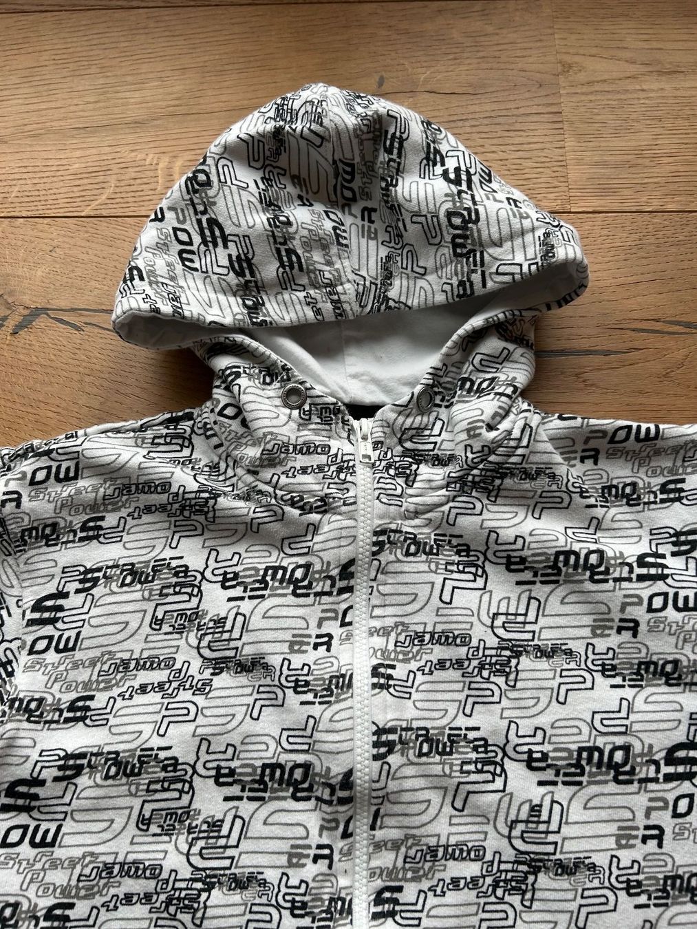 Giacche & Cappotti: Kinder- Sweatjacke HERE THERE 146/152 – Usato da Grub AR venduto da DukeStatham 1