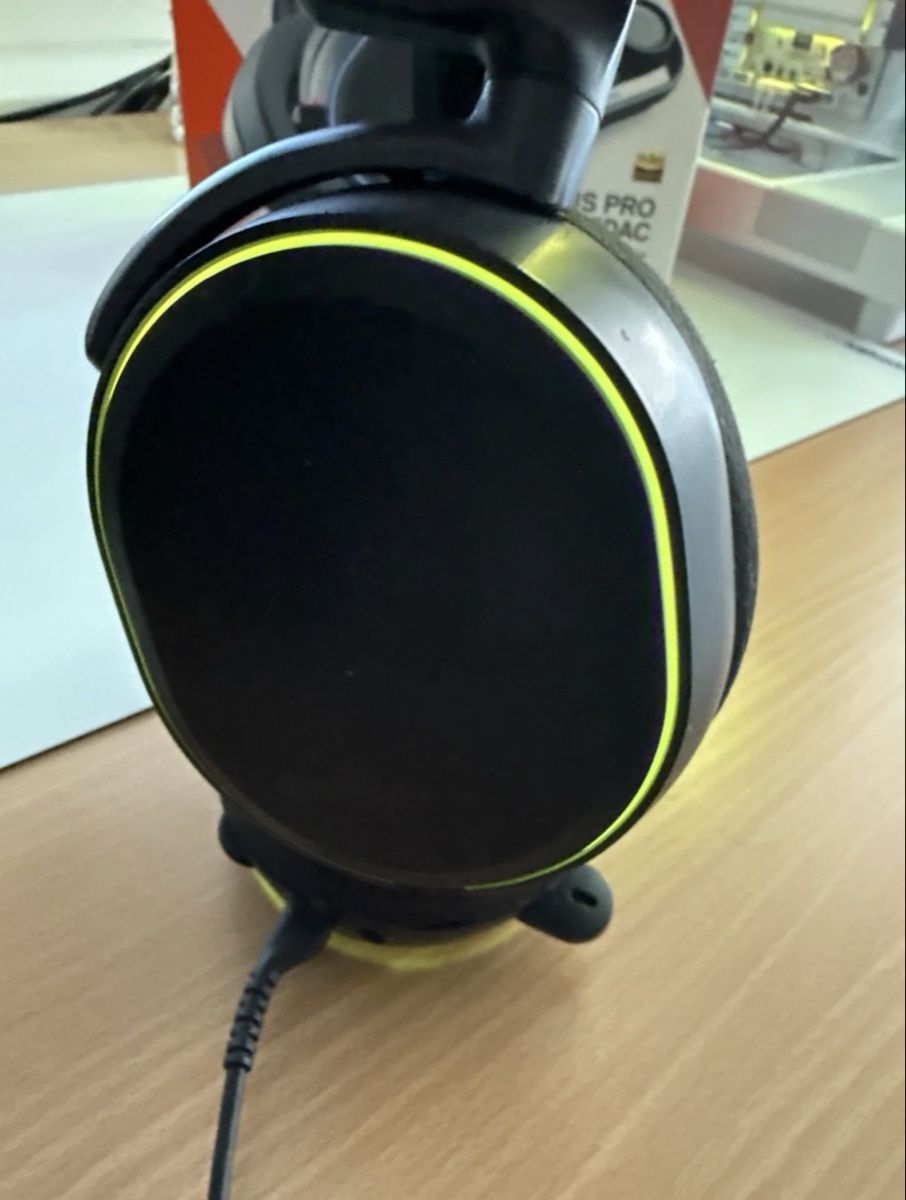 Steelseries Cuffie: Steelseries Arctis Pro + GameDAC mit Originalverpackung – Usato da Suhr venduto da mervan6ix 3