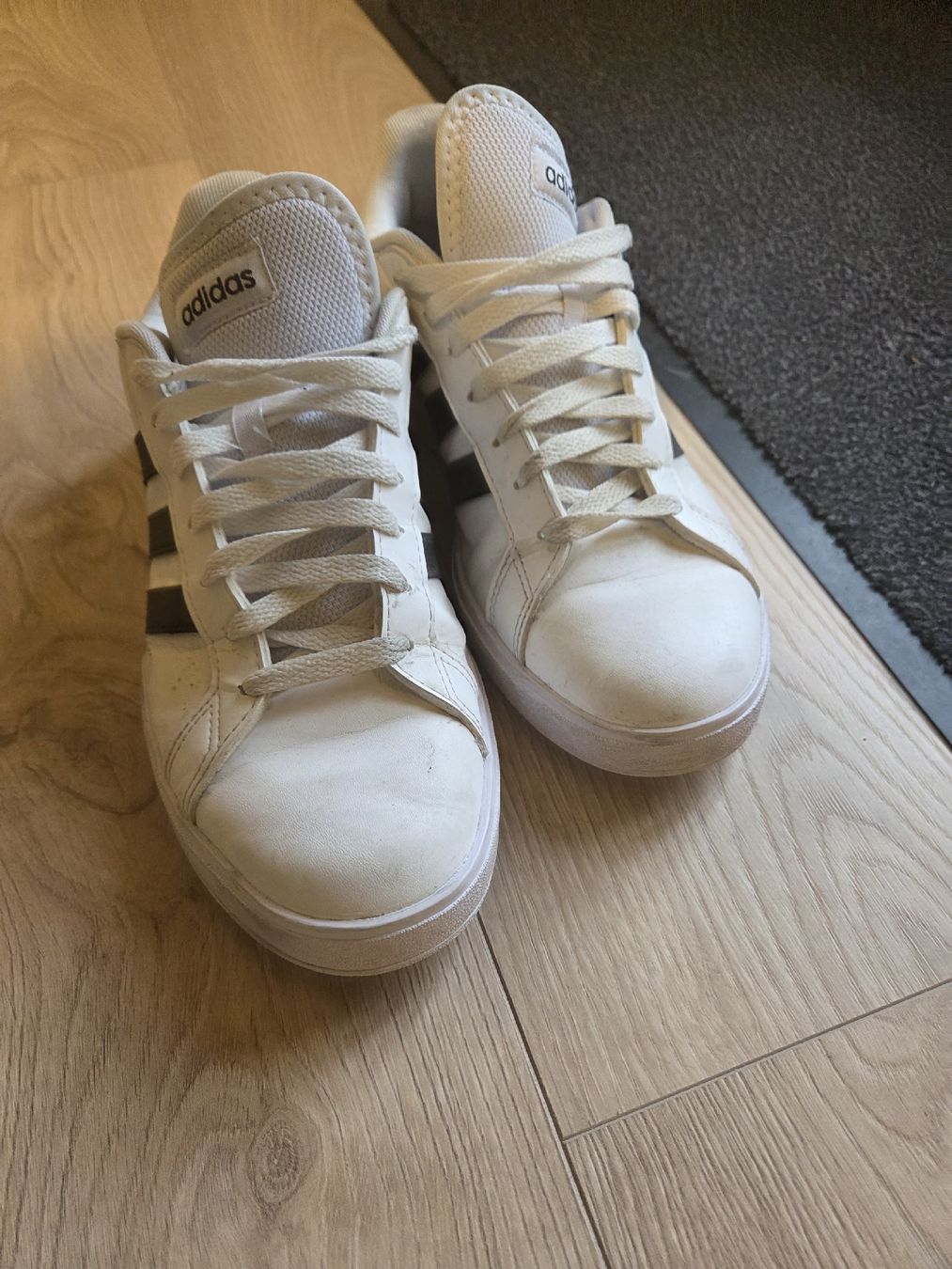 Herrenschuhe: Adidas Sneaker 43 – Gebraucht aus Hägglingen von MR.BG 1