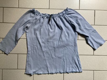 Blaues T-Shirt