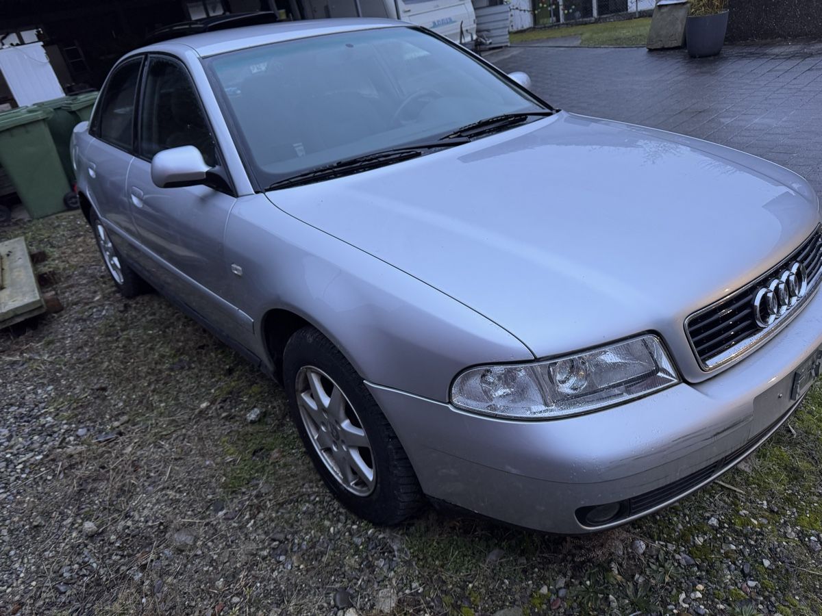 Audi Autos: Audi A4 V6 2.4 – D'occasion à Boswil par Marc_vr 3