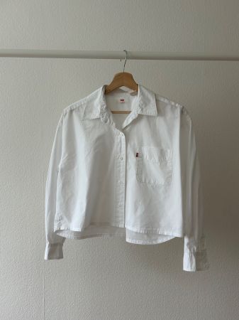 Levi‘s poplin cropped shirt