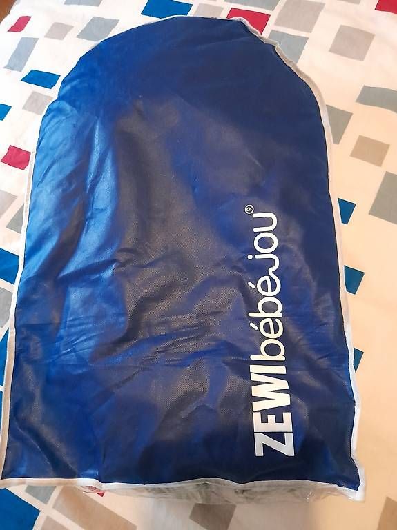 Coperte: Couette maternité et allaitement – Usato da Bursins venduto da bia_2hnq 2