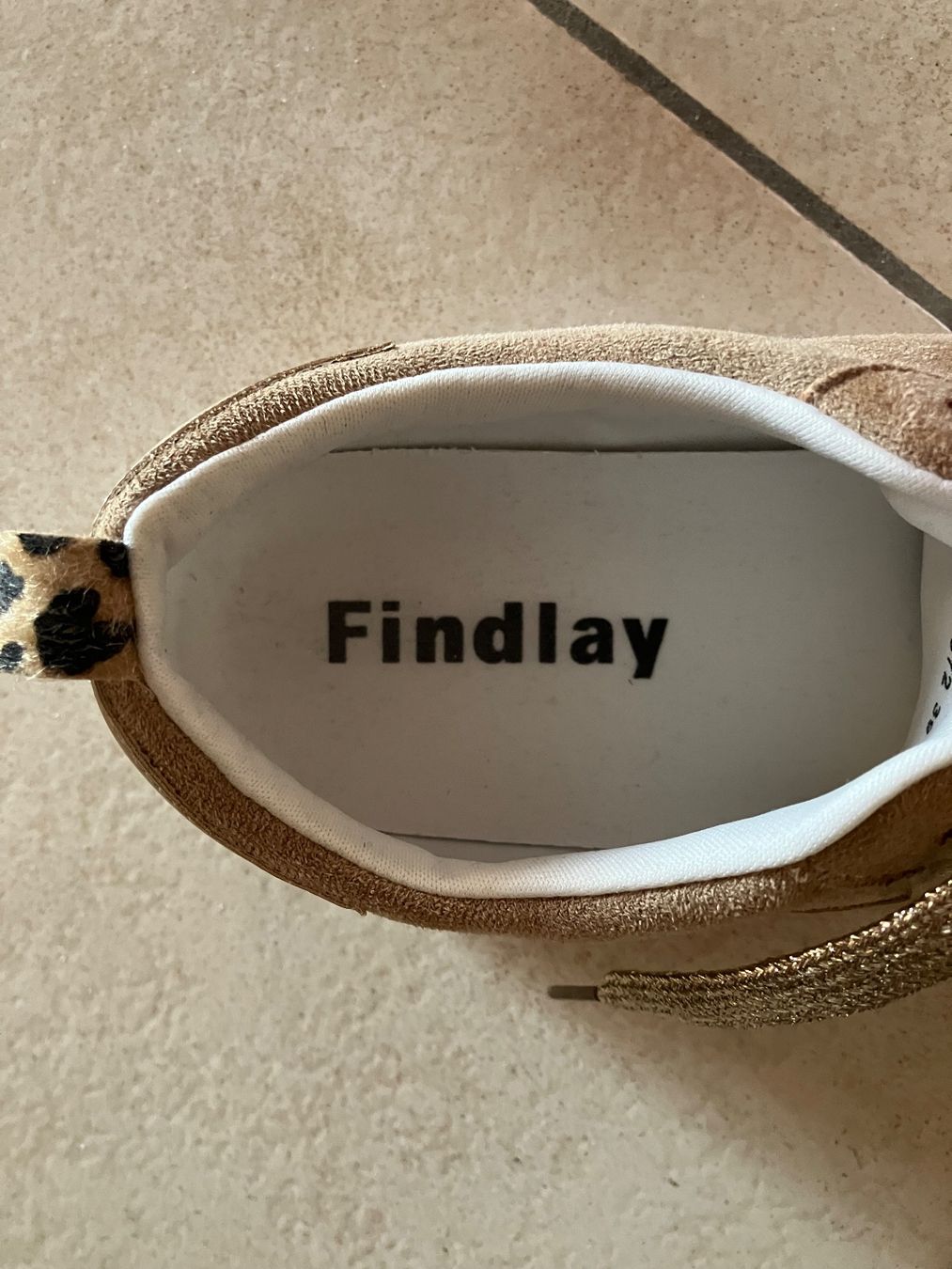 Scarpe da donna: Baskets, daim beige, étoile dorée, T39 – Usato da Chavannes-des-Bois venduto da mai_pfq6 3