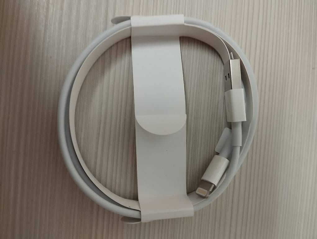 Cuffie: Accessori iPhone Apple  cavo + 2 auricolari  – Usato da Agno venduto da ant_tx57 2