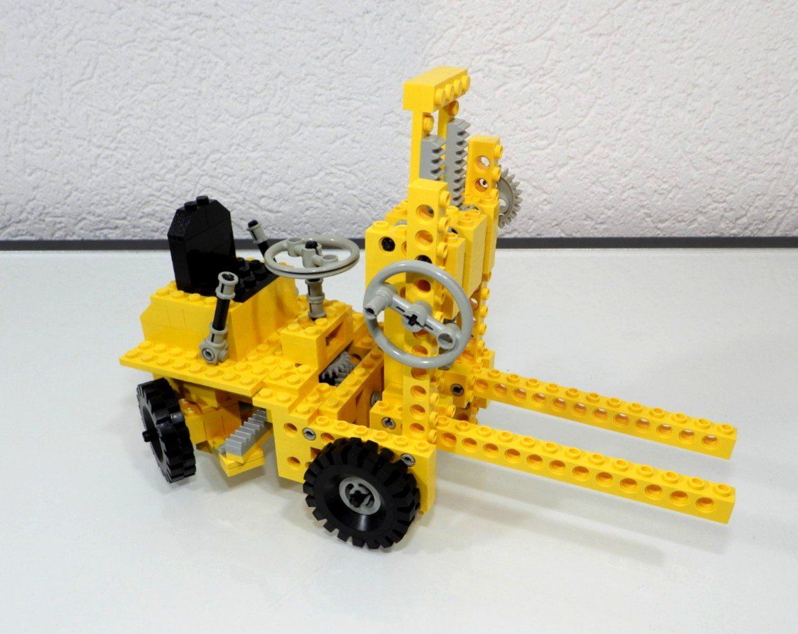 Lego Kit di costruzioni: LEGO TECHNIC 850 HUBSTAPPLER MIT IDEENBUCH MIT BAUPLAN – Usato da Turbenthal venduto da Ddanuh 2