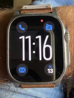 Apple Watch Ultra 2 mit vier Armbändern gebraucht