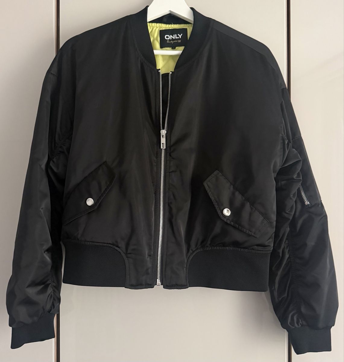 Only Giacche: Bomberjacke Only schwarz Gr. S – Usato da Urdorf venduto da Bailey72