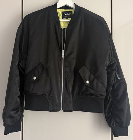 Bomberjacke Only schwarz Gr. S