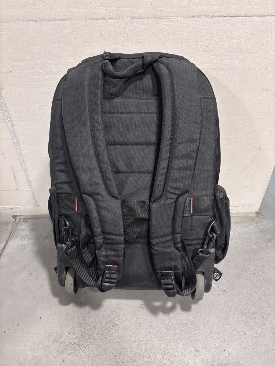 Samsonite Sacs à dos: Samsonite Rucksack mit Rollen schwarz gebrauchter Zustand – D'occasion à Schaffhausen par Mupeti 1