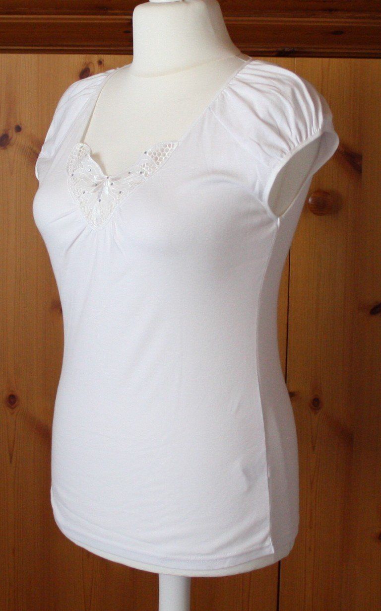 T-shirt: T - Shirt CHICOREE weiss Gr. XL – Usato da Flüelen venduto da Diversicum-Textil 2
