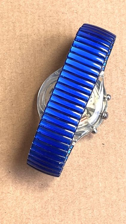 Swatch Montres: Blaue Swatch Uhr mit bunten Elementen-Sammlerstück! – D'occasion à Grenchen par chththl 8