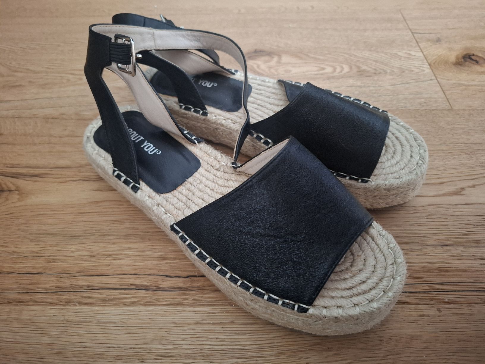Chaussures femmes: Sandales noires – Neuf (Voir description) à Les Paccots par vit_9l76 1