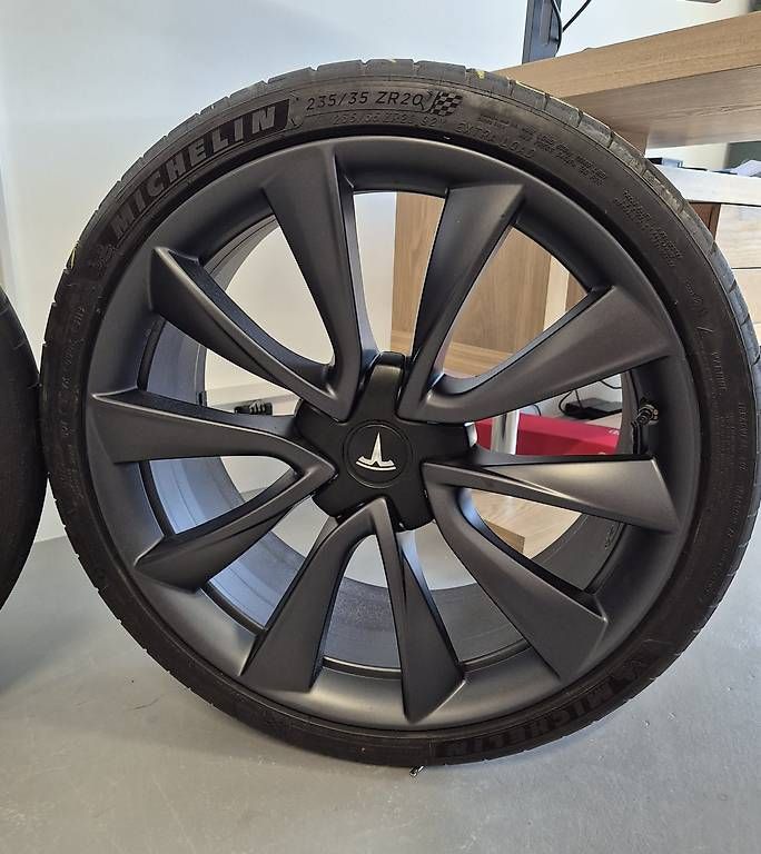 Pneumatici & Ruote complete: Jantes Tesla Model 3 avec pneus été – Usato da Bussigny venduto da NoLimiit 2