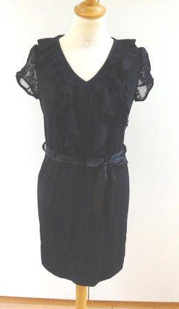 Kleid mit Spitze und Volants - schwarz - Grösse S/M