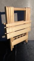 Tabouret de carnotzet pliant en bois avec porte-verres