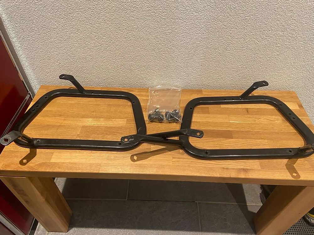 KTM Adventure 950/990 Kofferhalterung Trax (Gebraucht) in Leuzigen für ...