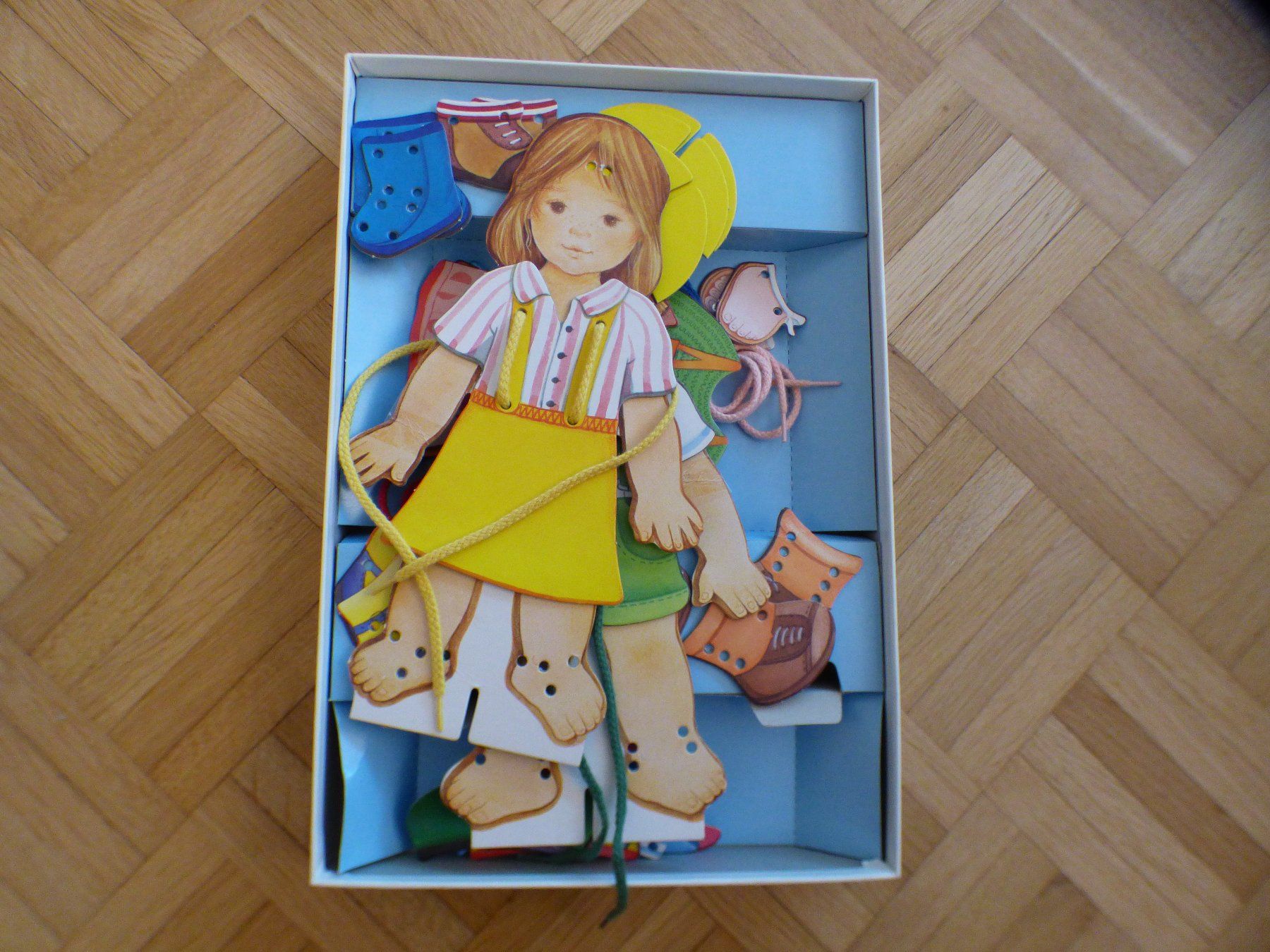 Ravensburger Giocattoli: Bunte Fäden ,bunte Kleider – Usato da Münchenbuchsee venduto da enzian59 2