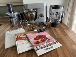Kenwood Titanium Chef Küchenmaschine mit viel Zubehör
