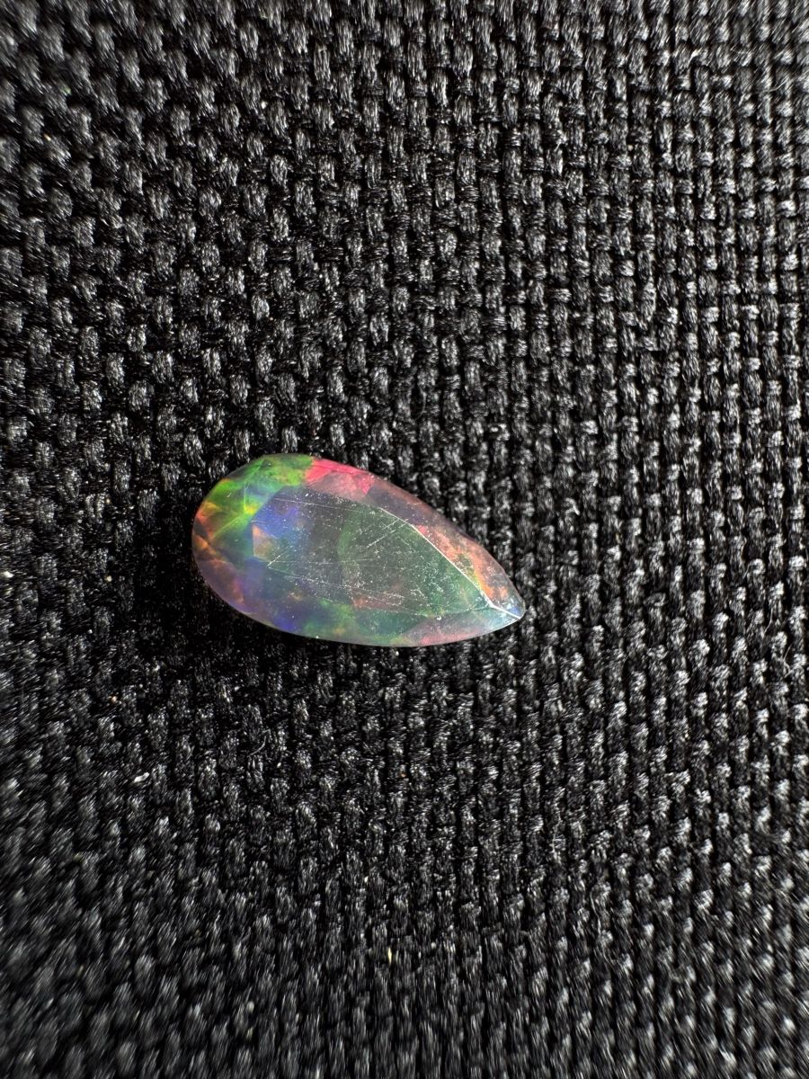 Pierres précieuses: Black Opal 0.6ct – Neuf avec emballage d'origine à Wängi par Horus90 1