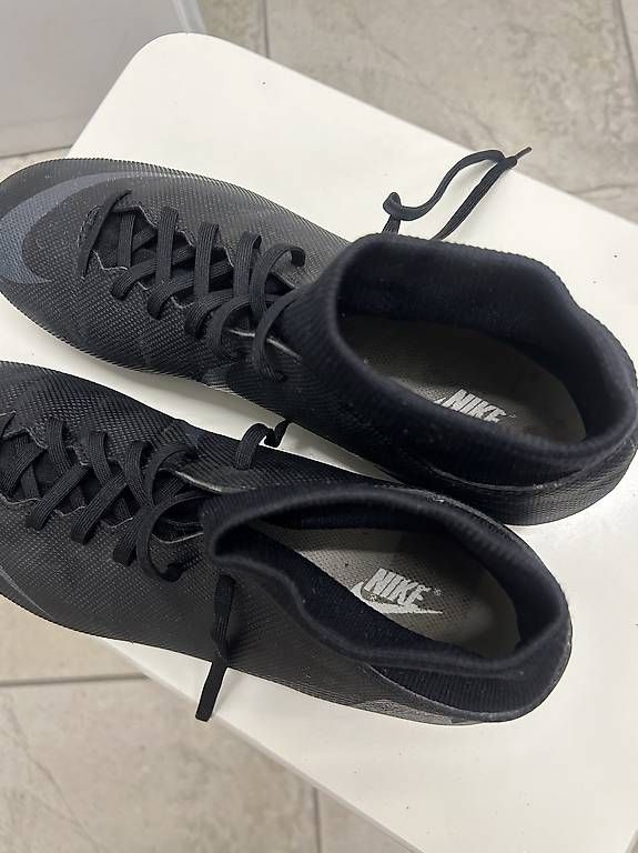 Chaussures hommes: Fussballschuhe Mericual – D'occasion à Schönenwerd par Tuttittrustsell 1