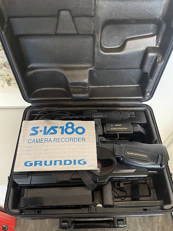 Caméscopes: Grundig S-VS180 – D'occasion à Fischbach-Göslikon par Ser_xl7r 3