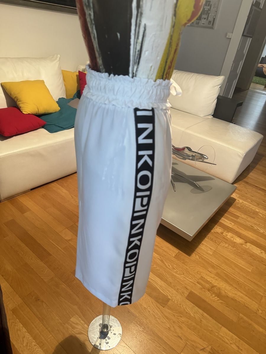 Pinko Jupes: Jupe, marque Pinko – D'occasion à Neuchâtel par yul_rg8p